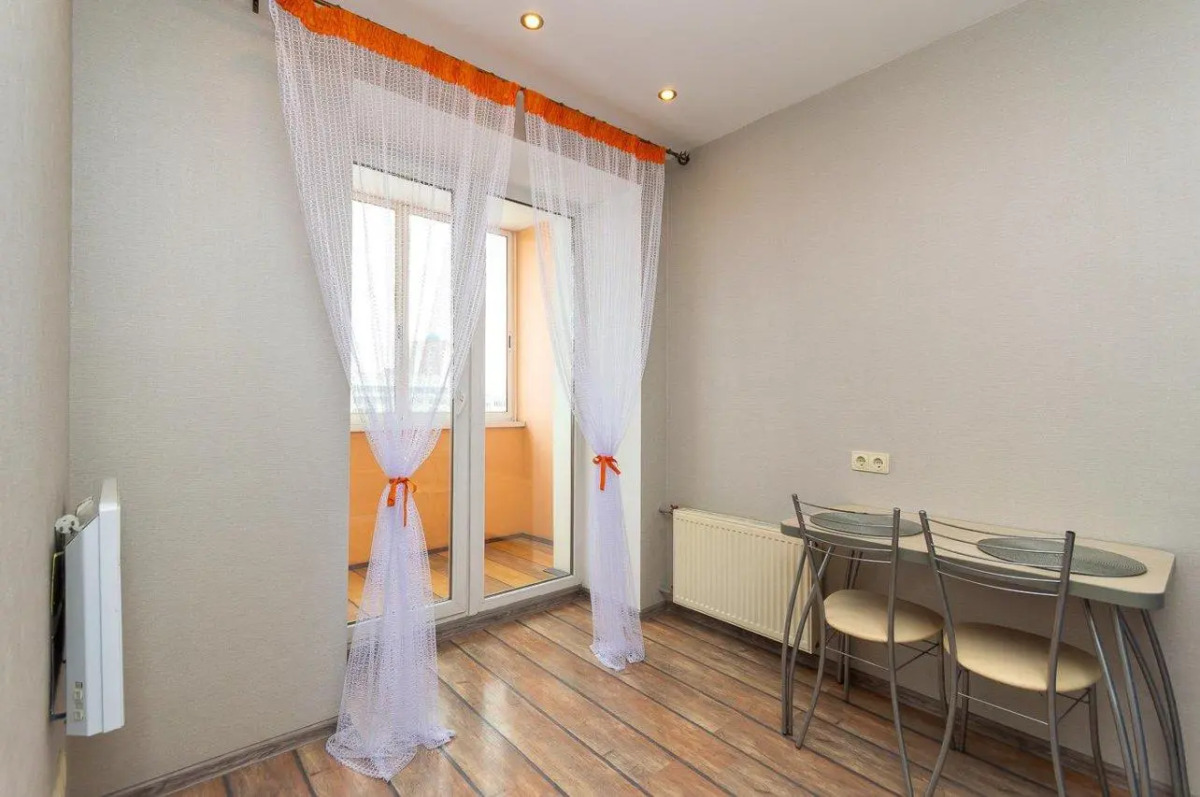 Апартаменты в центре города на улице Энгельса 28