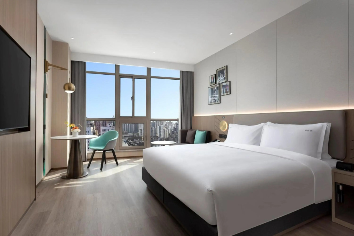 Holiday Inn Shanghai Jing'an by IHG