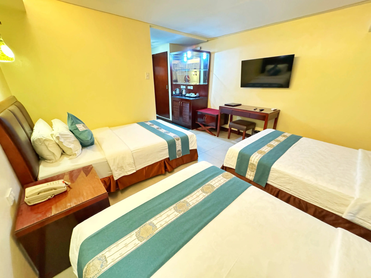 Golden Phoenix Hotel Boracay