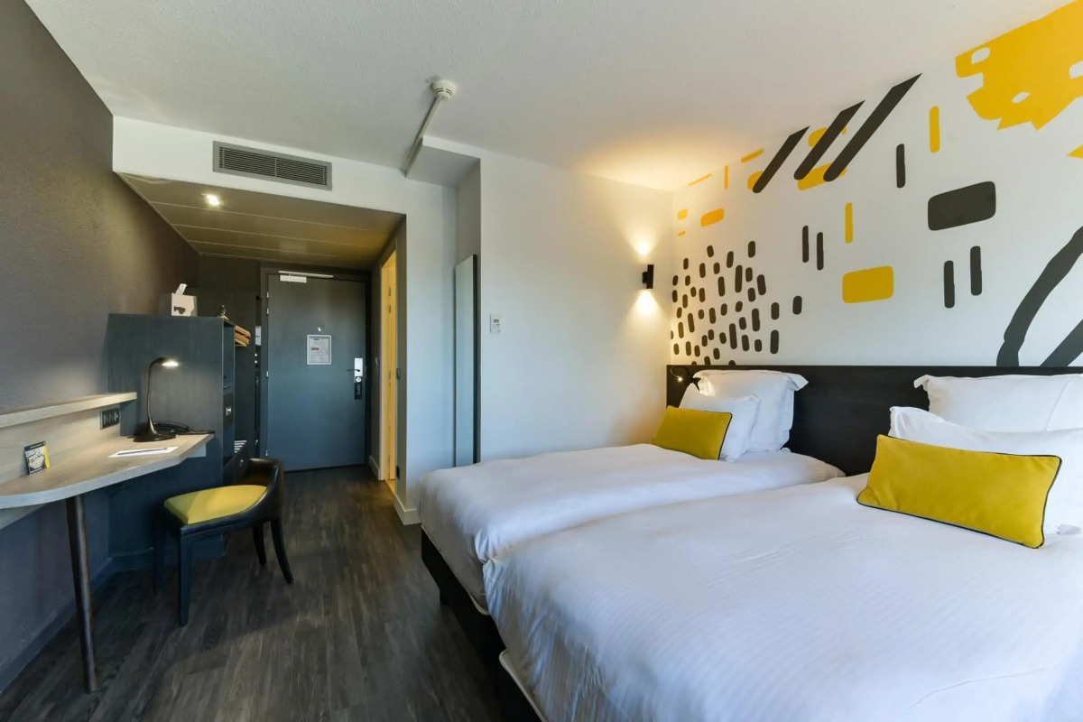Holiday Inn - the niu, Fender Amsterdam by IHG