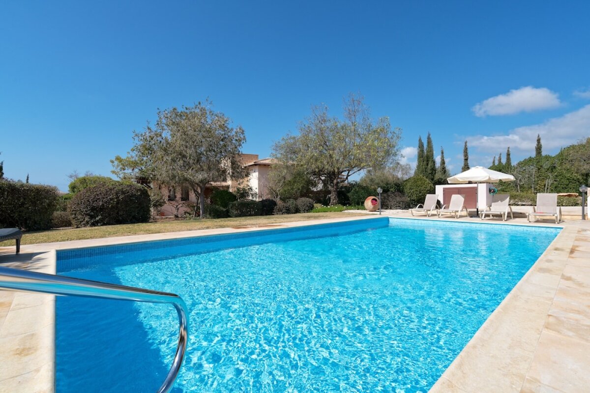 3 bedroom villa Dionysos 373 with private pool and pretty garden, Peaceful location within Aphrodite Hills Resort