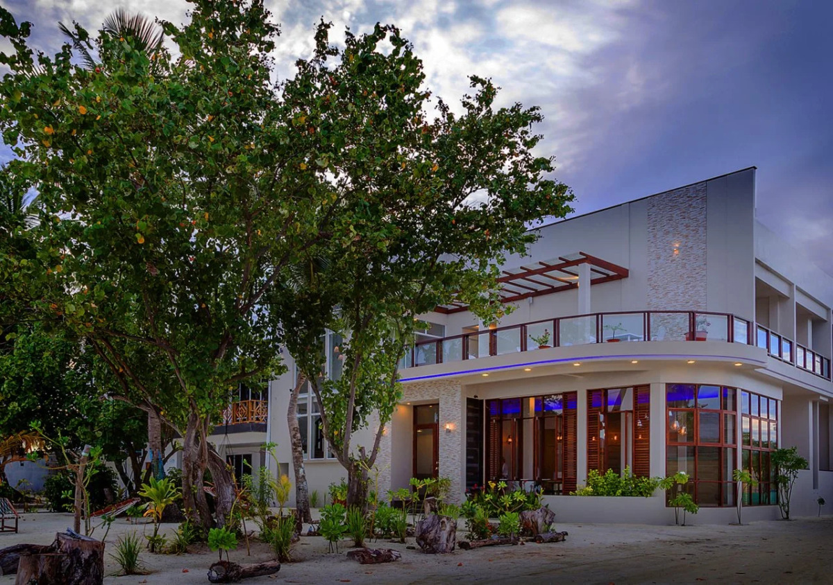 Отель Velana Beach Maldives