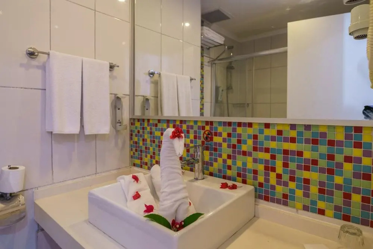 Side Win Hotel & Spa