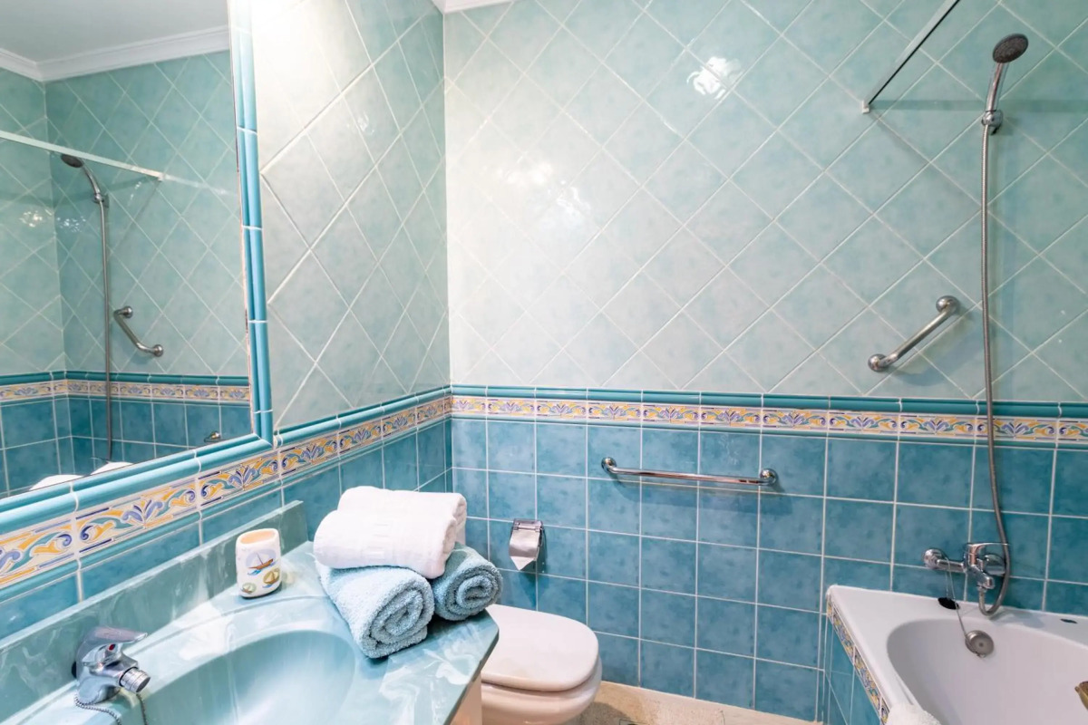 Paradise Court Aparthotel