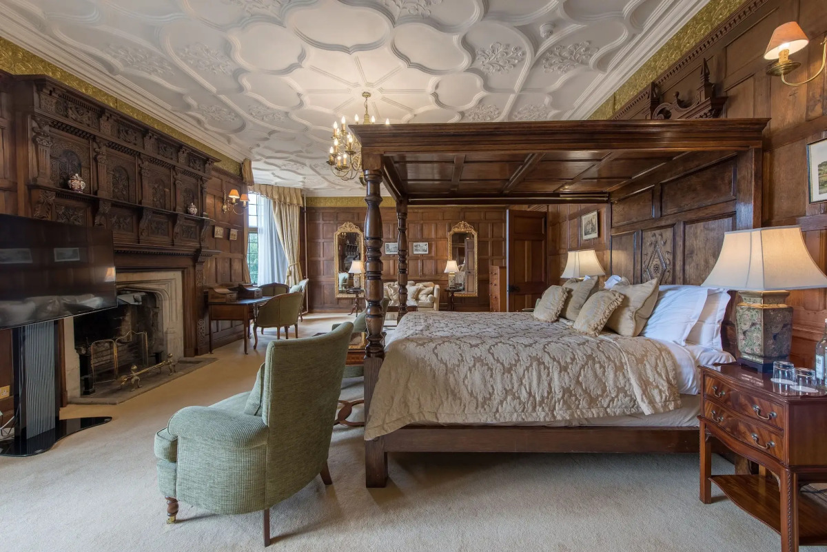 Rushton Hall Hotel & SPA