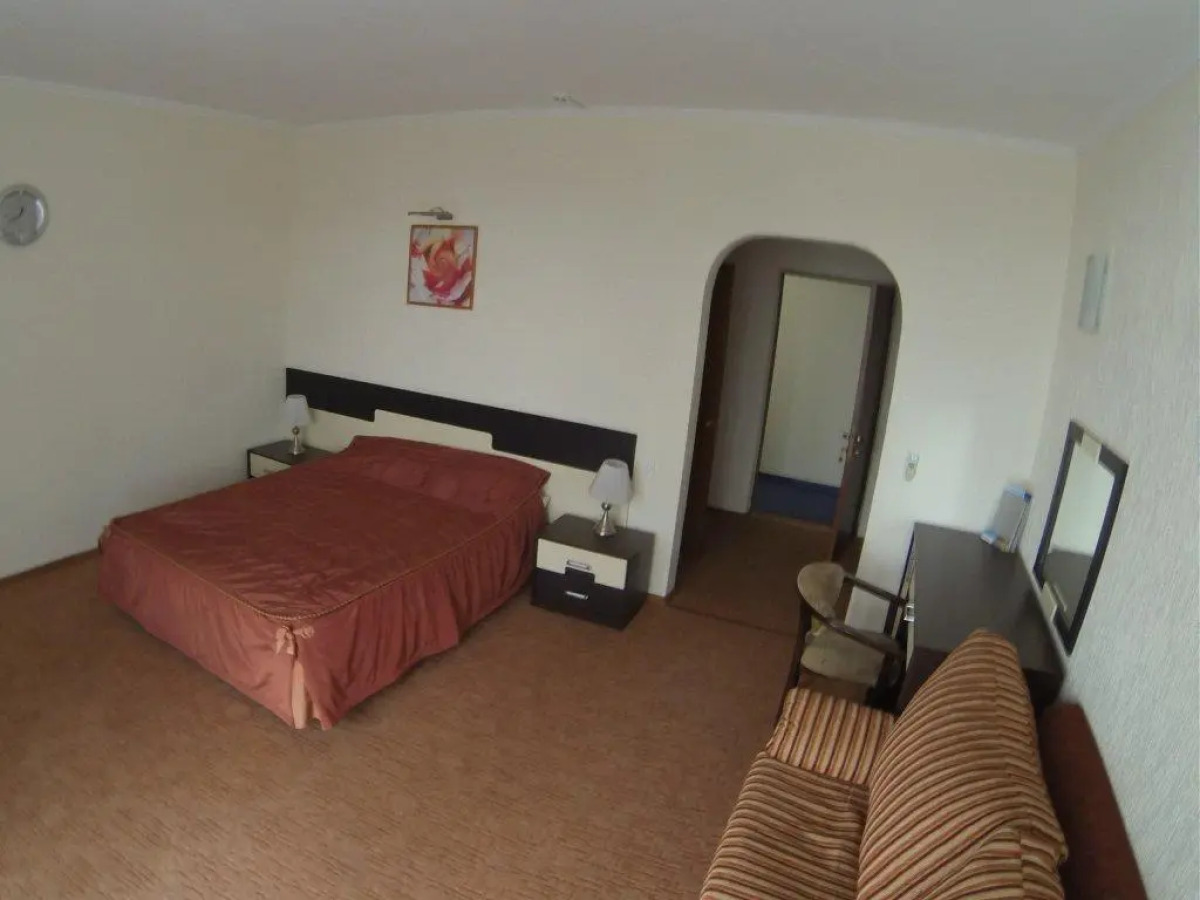 Ласточкино Гнездо