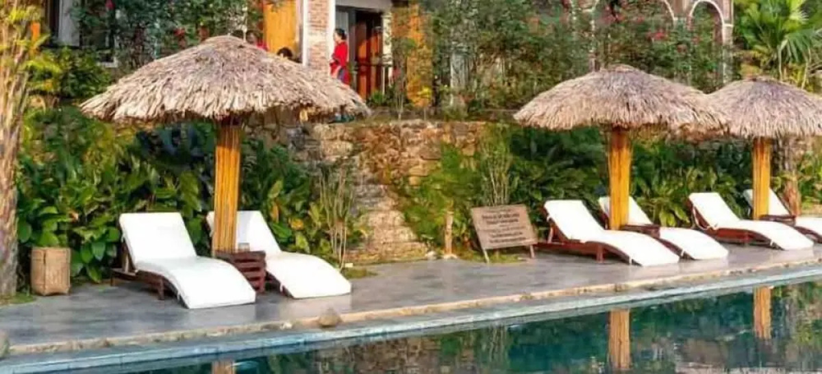 2 BR con patio por el centro comercial