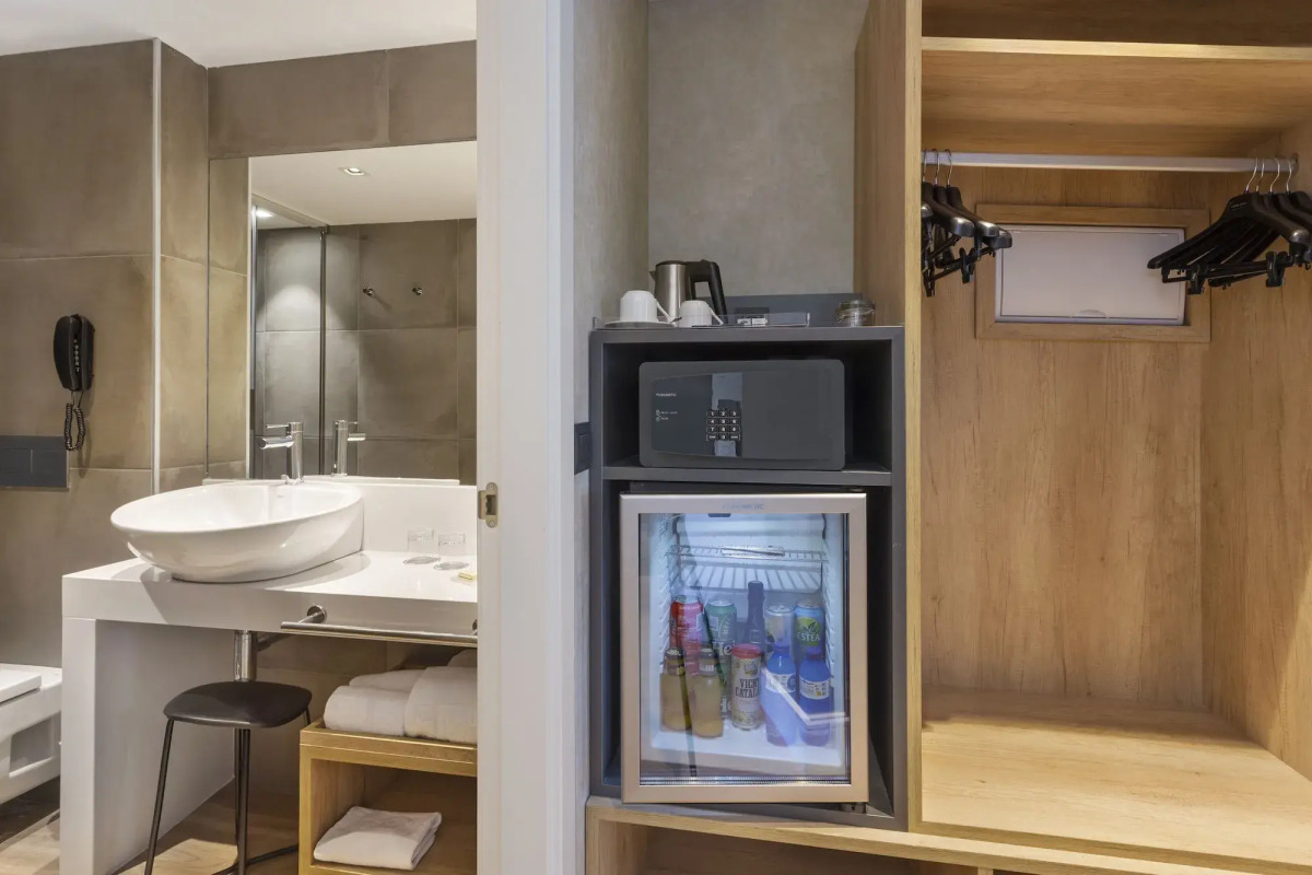 Catalonia Giralda Hotel