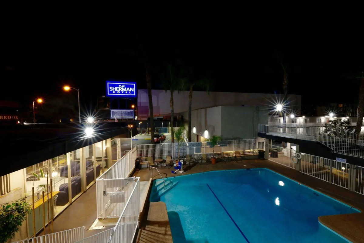 The Sojourn Los Angeles - Sherman Oaks