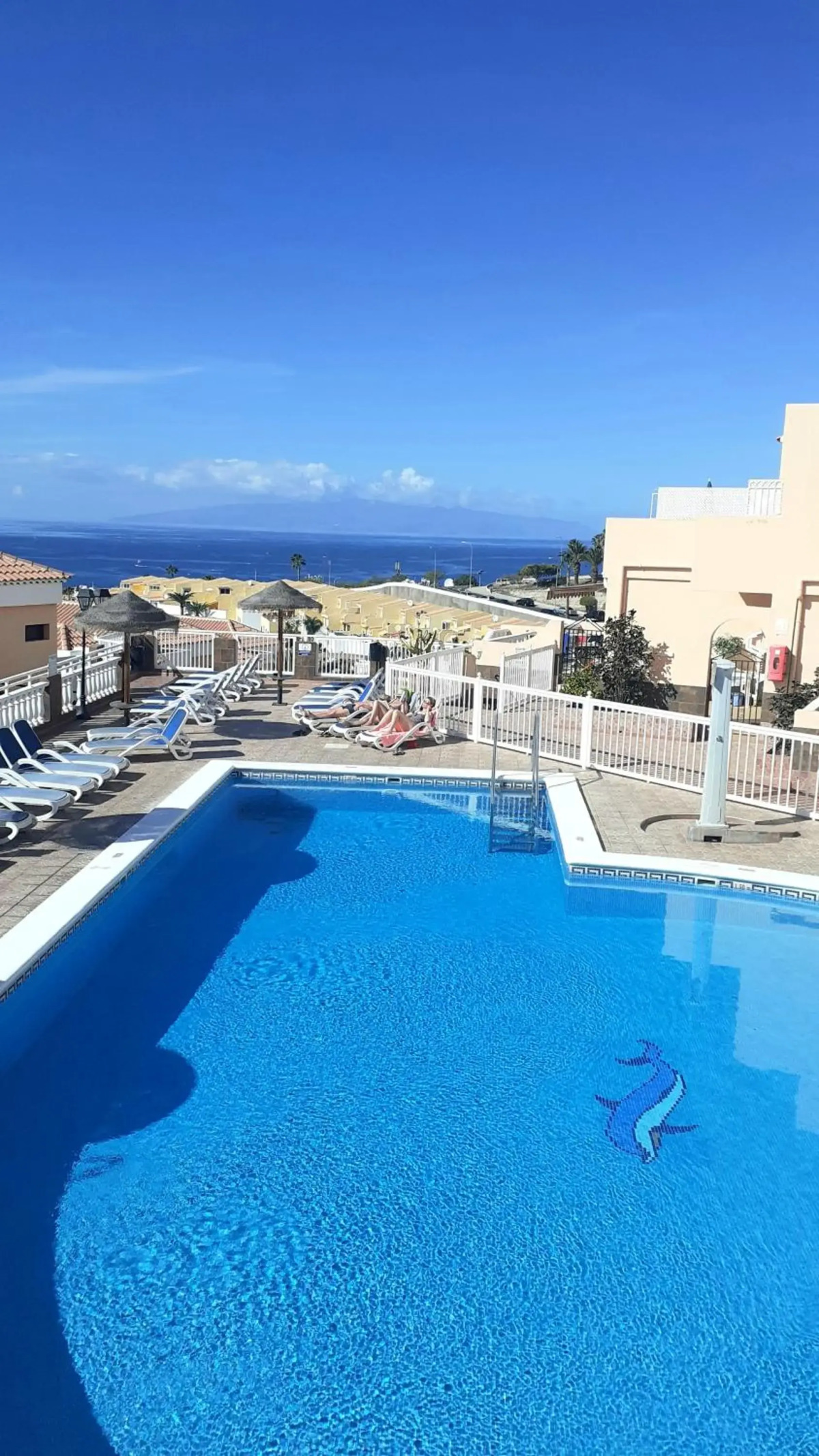 Paradise Court Aparthotel