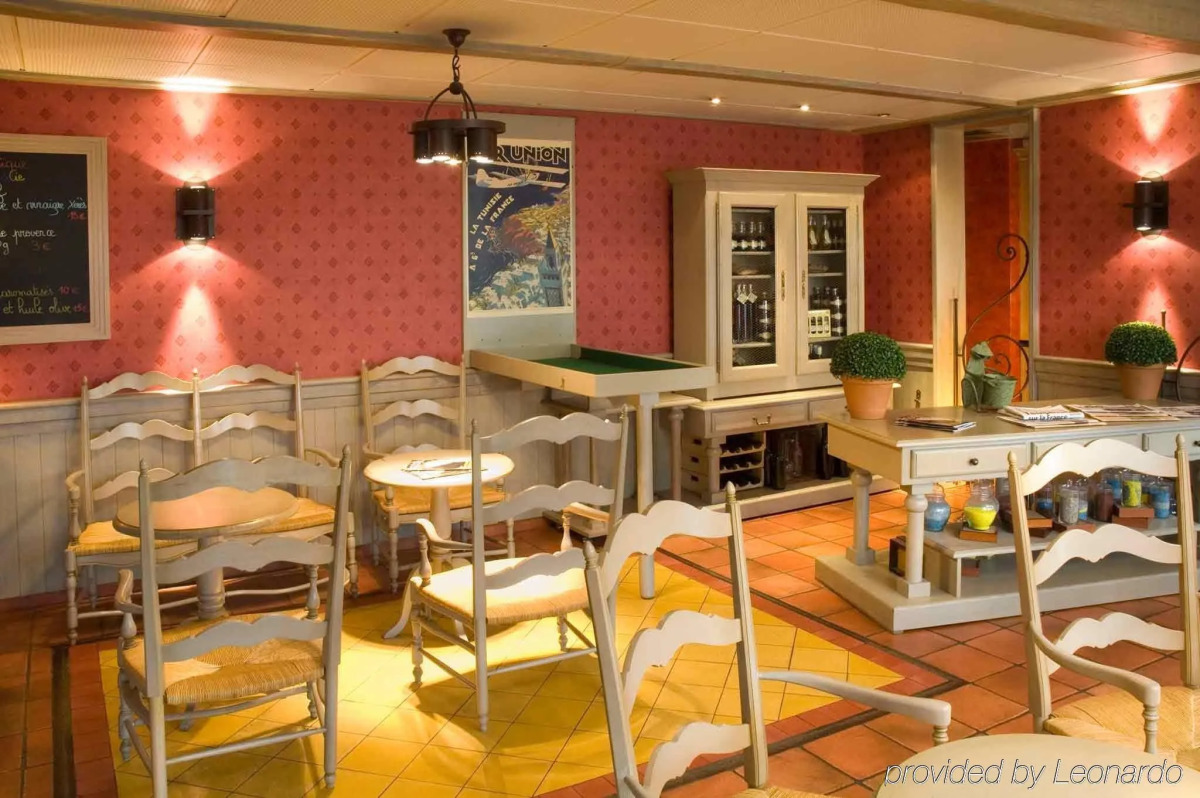 ibis Saint-Denis Stade Ouest