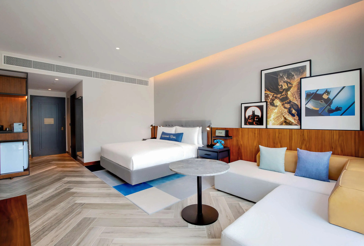 Отель The WB Abu Dhabi, Curio Collection by Hilton