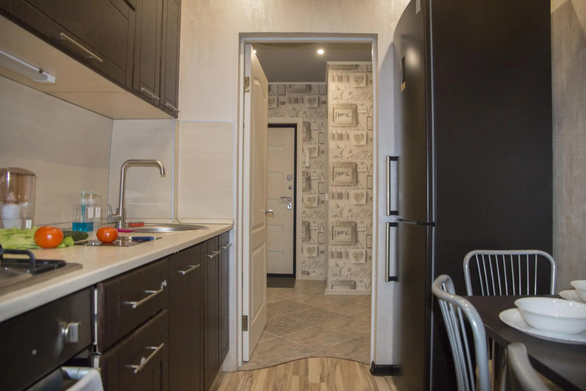 Барбарис на улице Парижской Коммуны 40