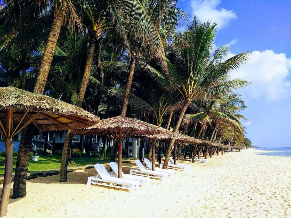 L'Azure Resort and Spa