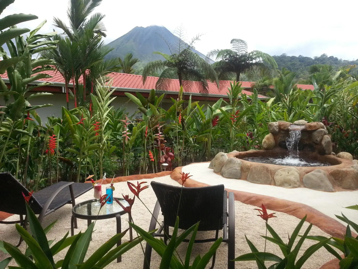 Volcano Lodge Hotel & Thermal Experience