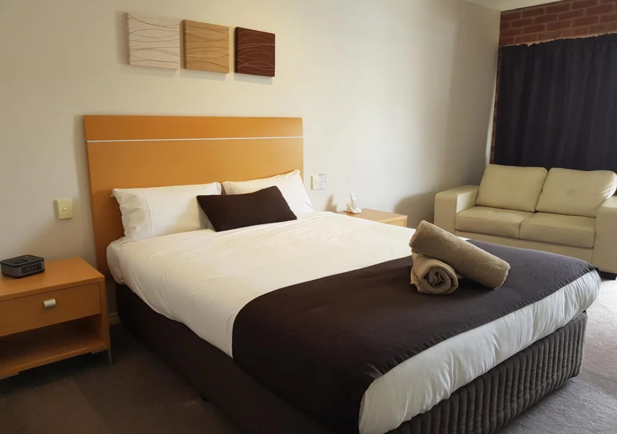 Golden Reef Motor Inn