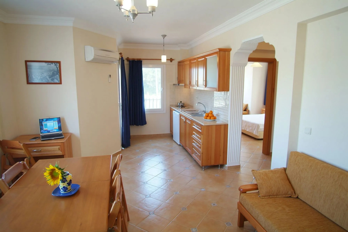 Sea Breeze Hotel & Apartments