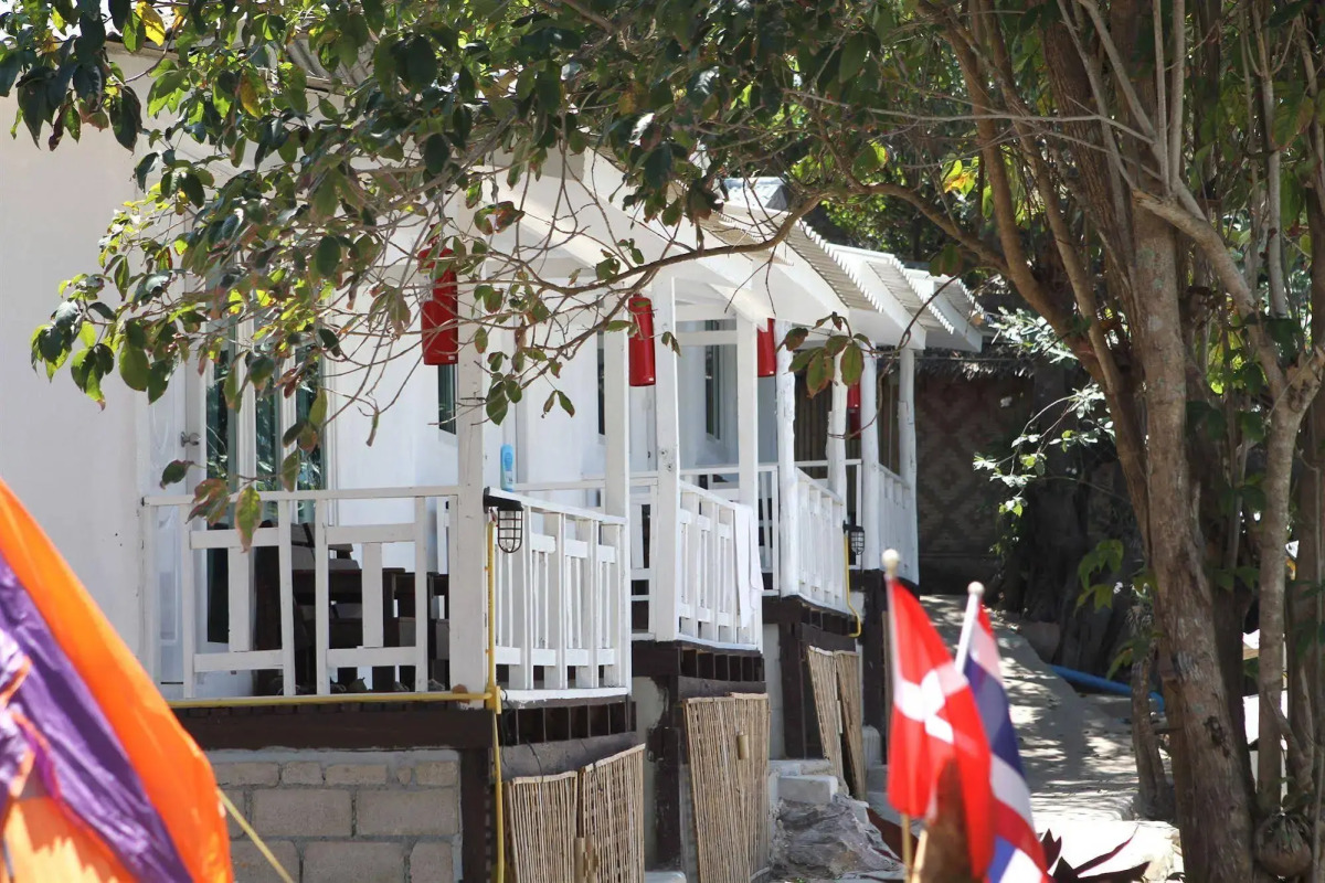 Phi Phi Cozy Seafront Resort