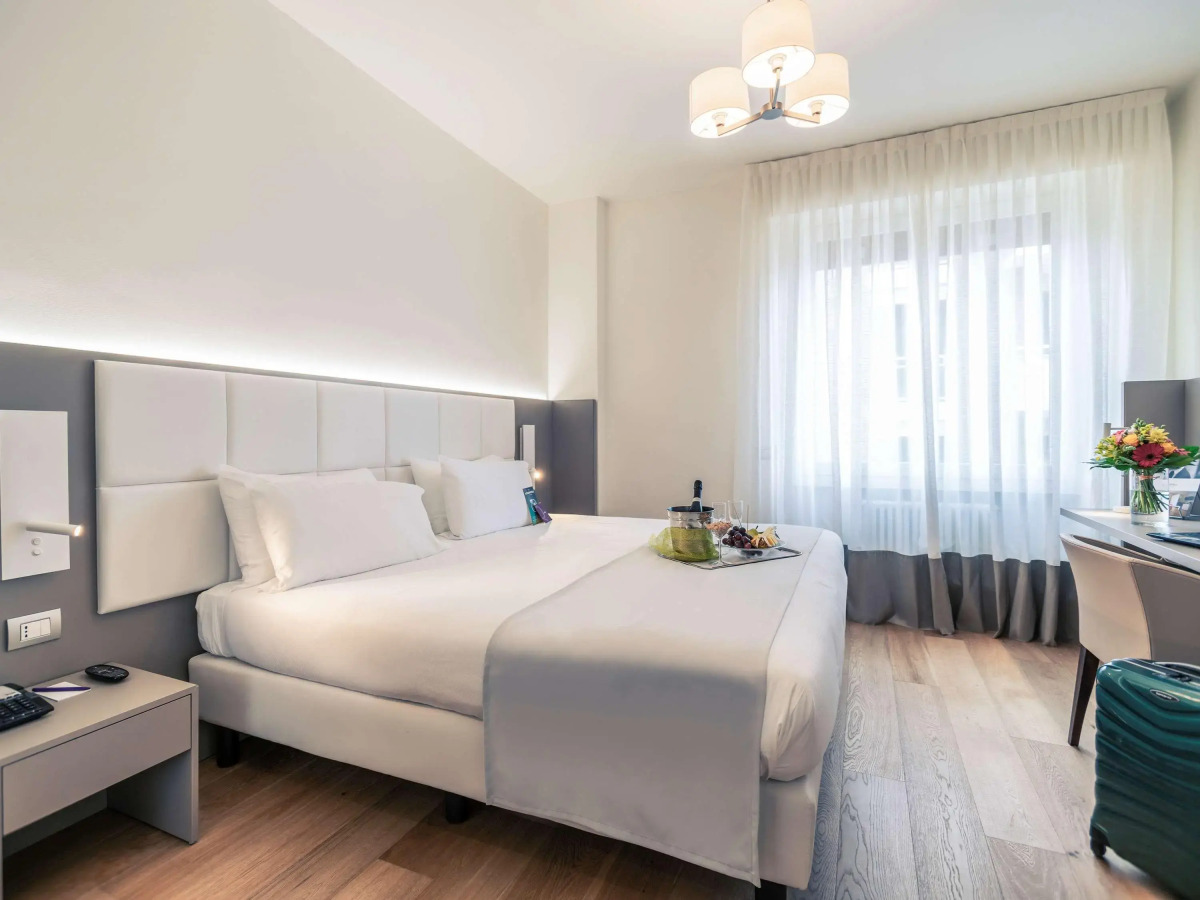 Отель Mercure Milano Solari