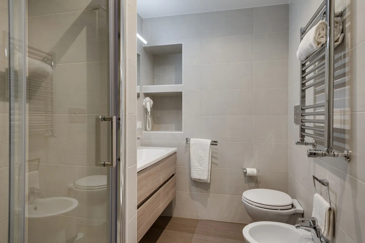 Charme & Chic Luxury