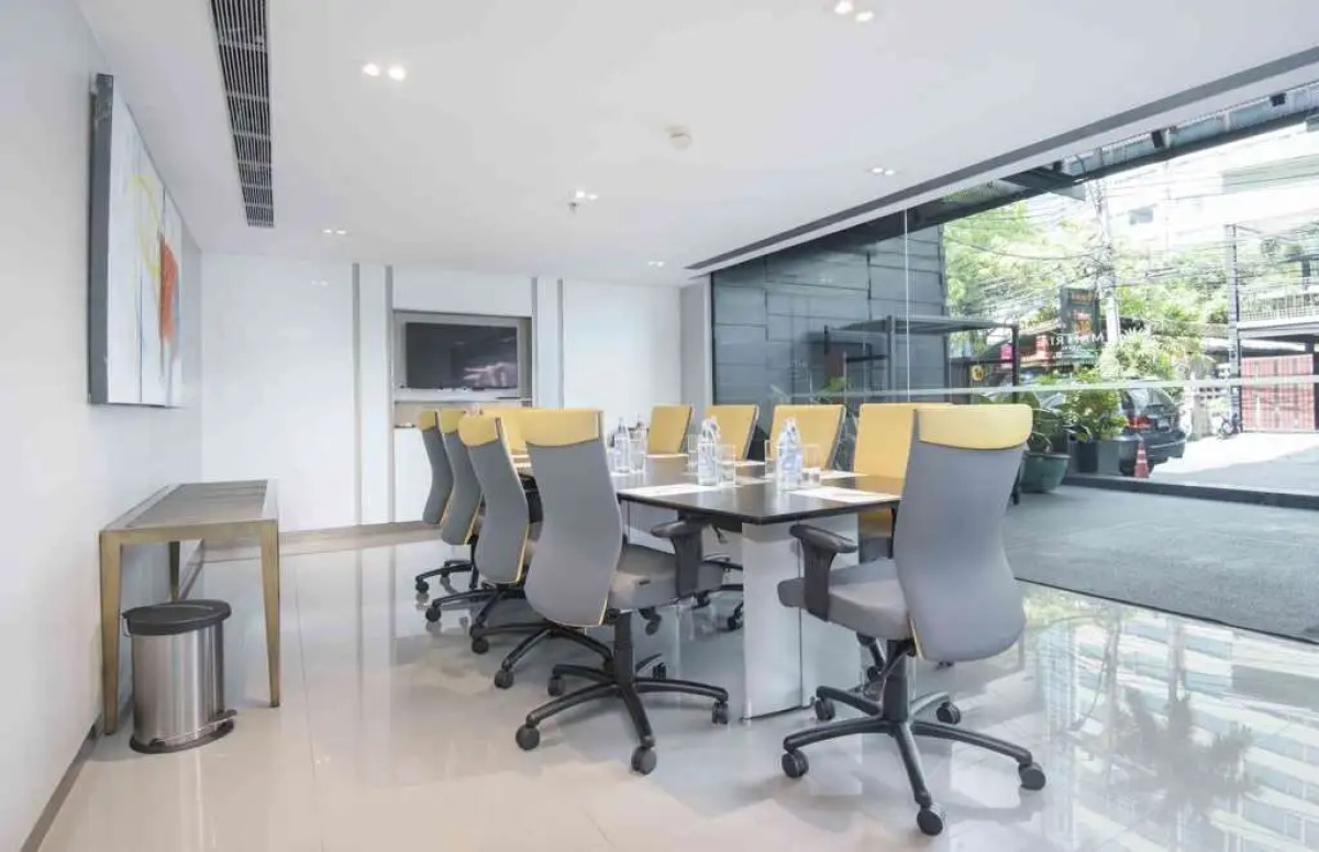 Отель Maitria Sukhumvit 18 Bangkok – A Chatrium Collection