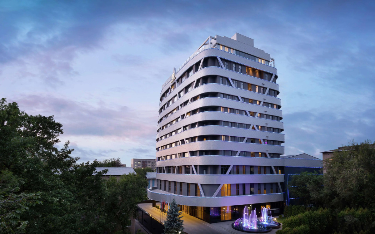 Отель DoubleTree by Hilton Almaty