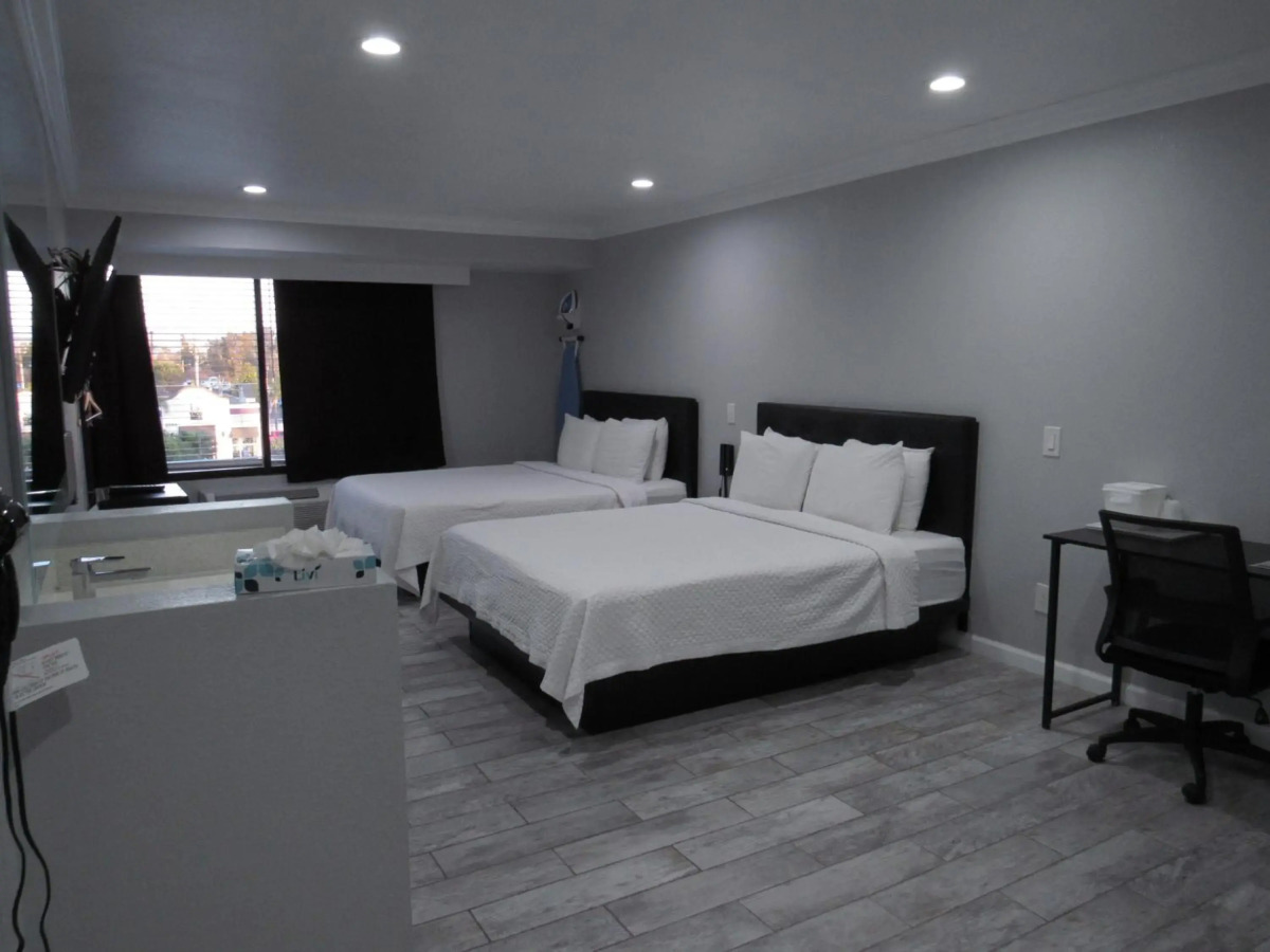 Capri Suites Anaheim