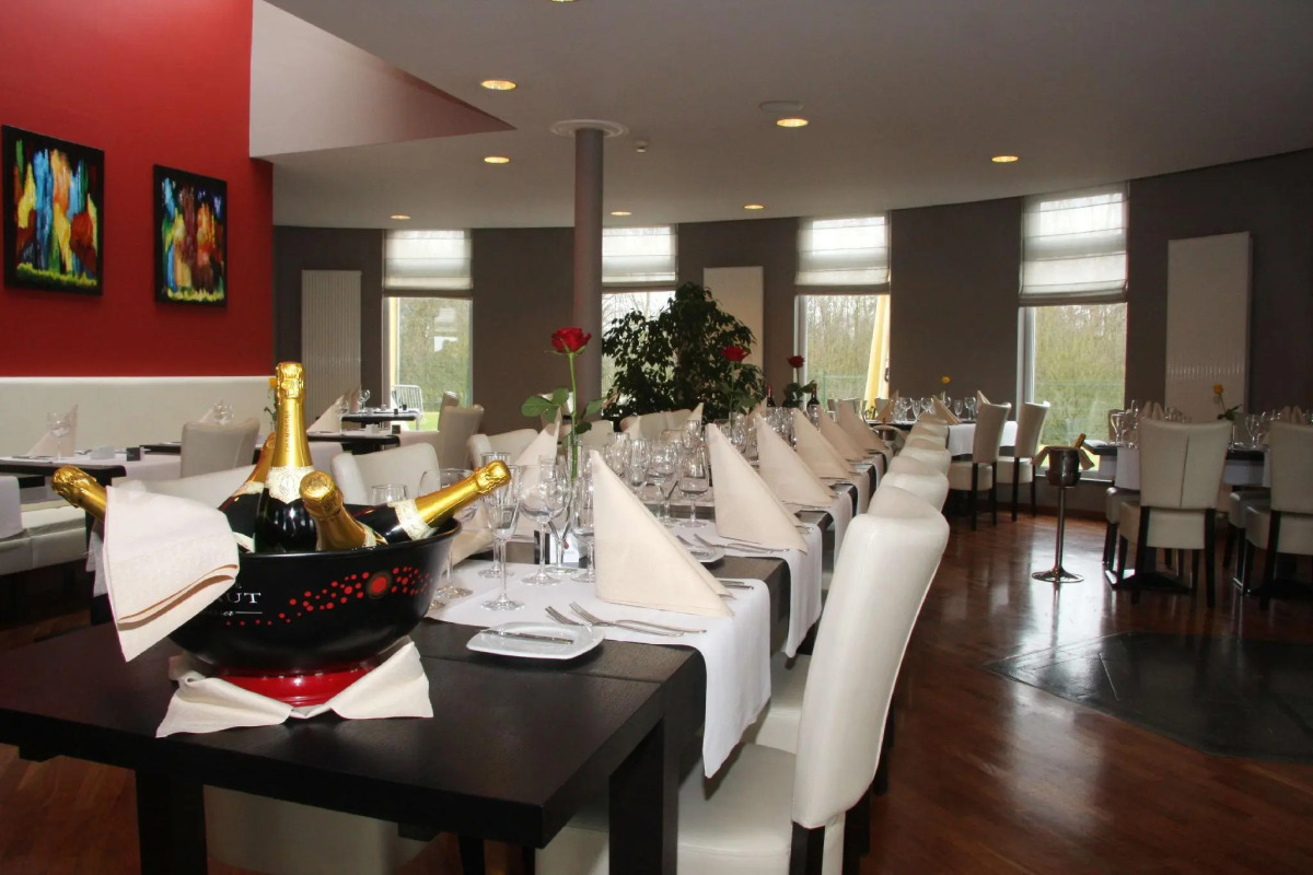 Ibis Styles Charleroi Airport Aero44