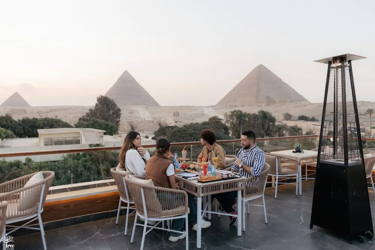 Shadow Pyramids View INN