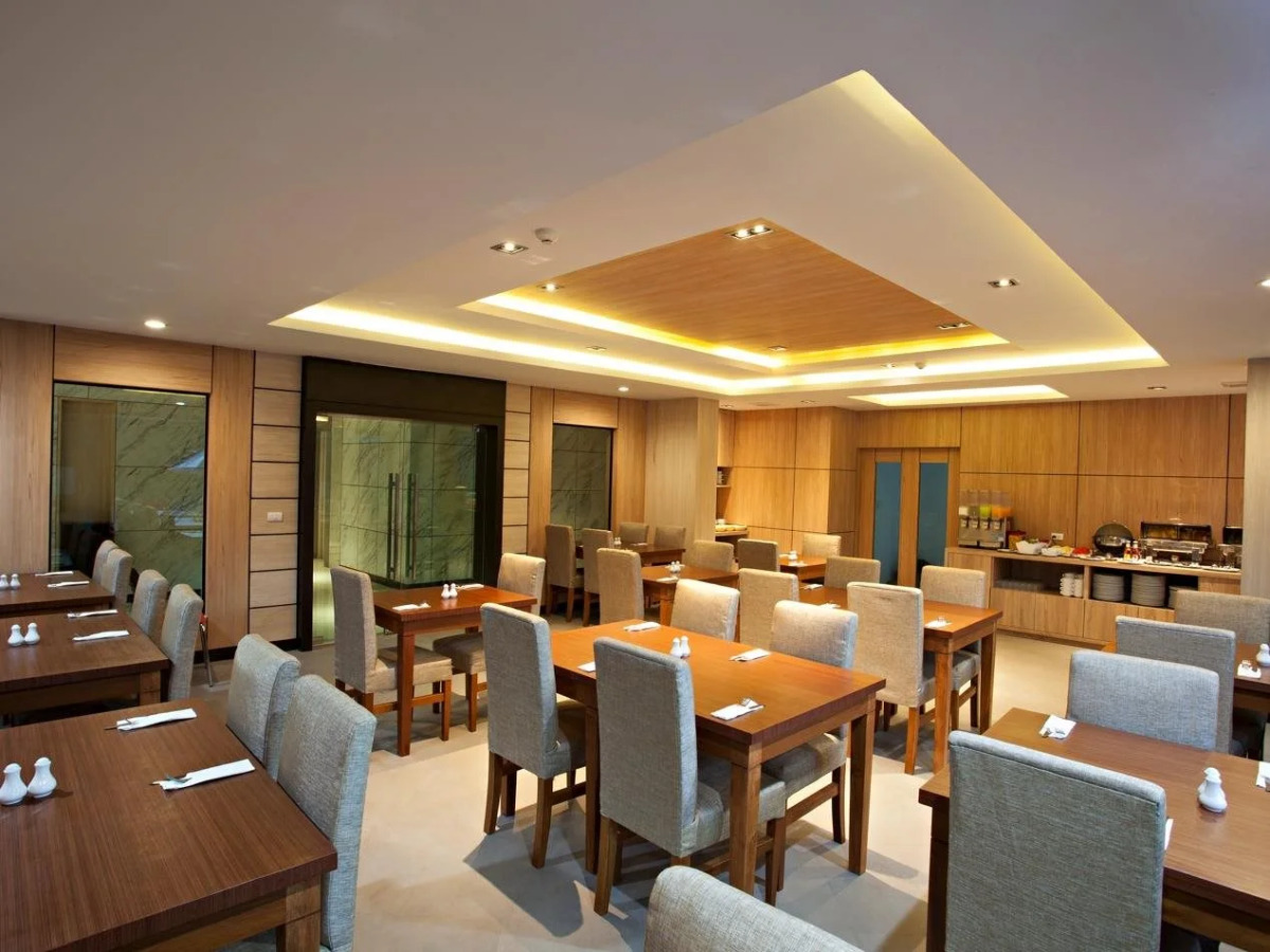 Paripas Patong Resort