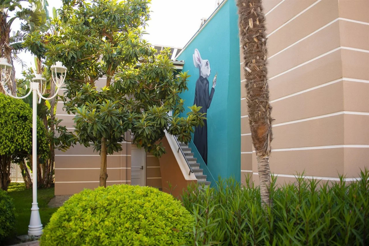 Quattro Beach Spa & Resort Hotel