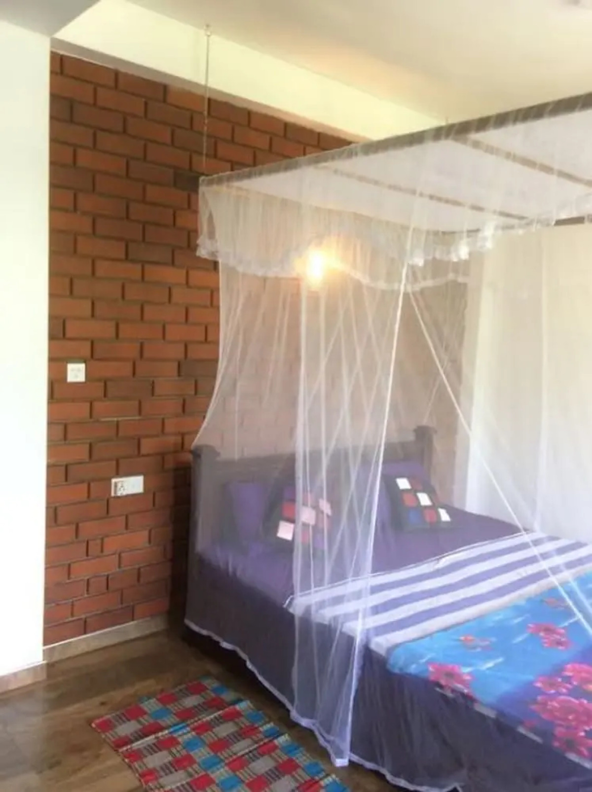 Rock side inn - Ella