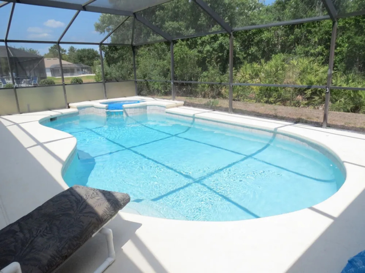 Davenport Area Pool Homes by SVV