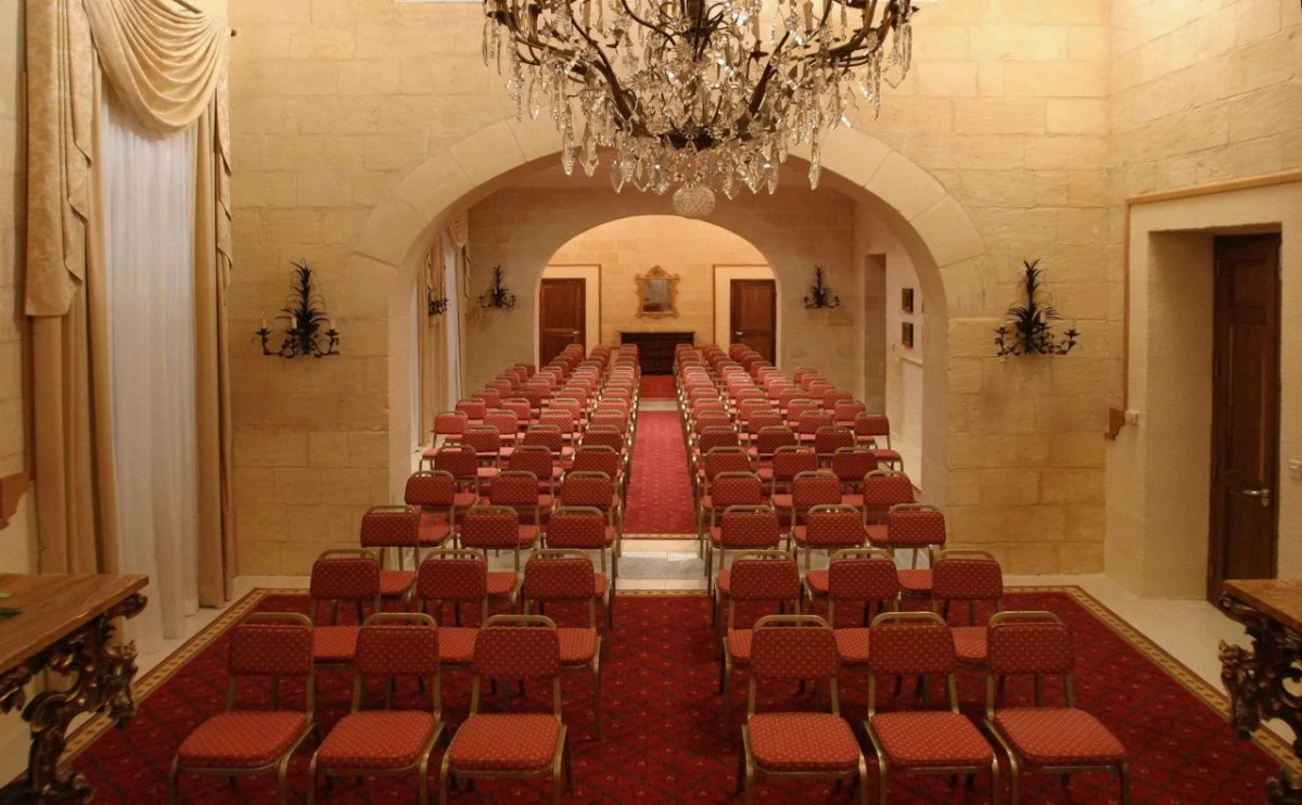 AX The Victoria Hotel