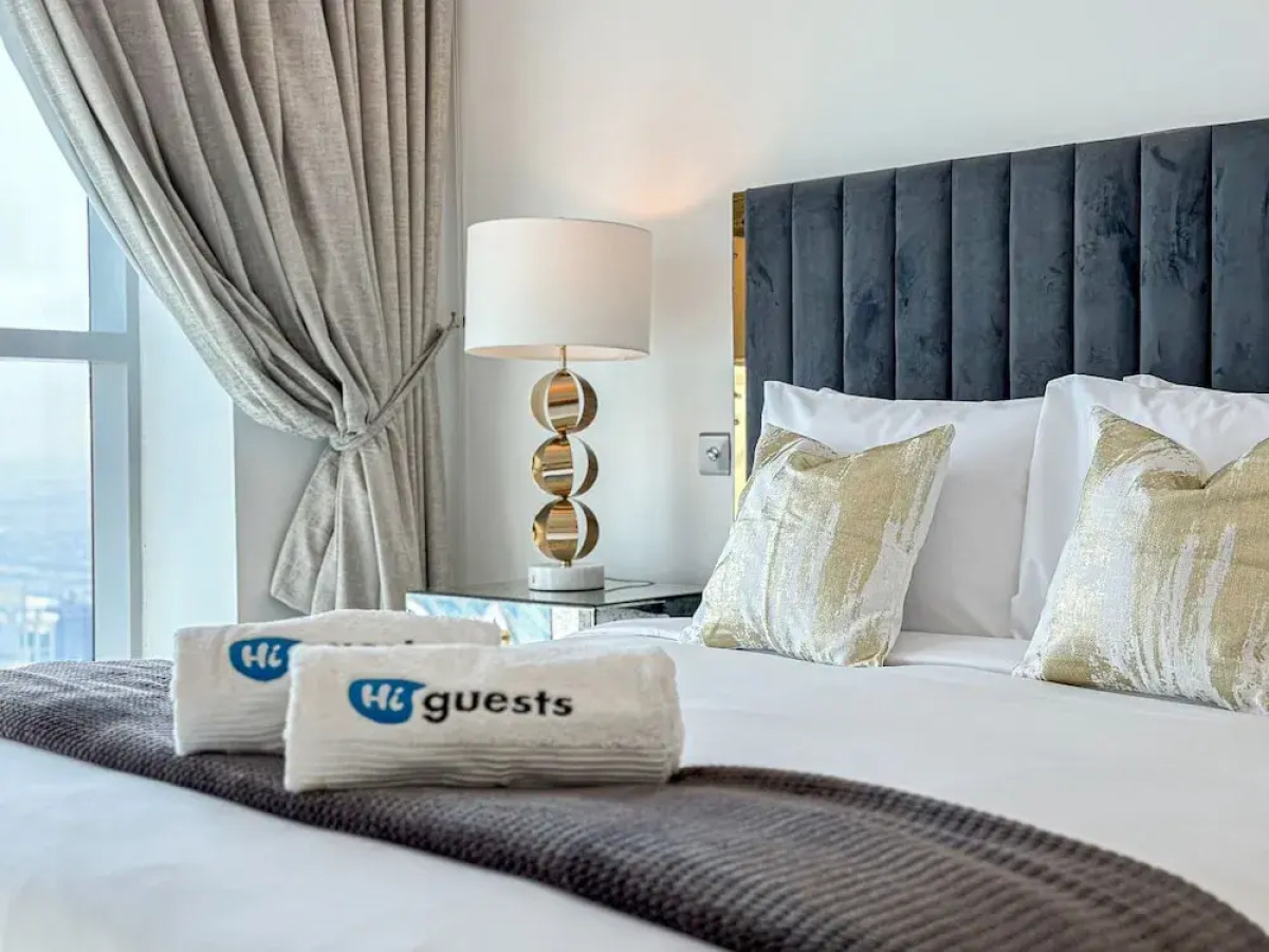 HiGuests - The Marina Torch