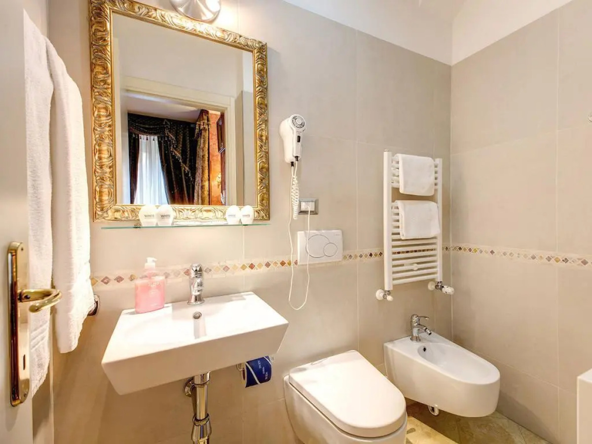 Domus Colosseo Hotel