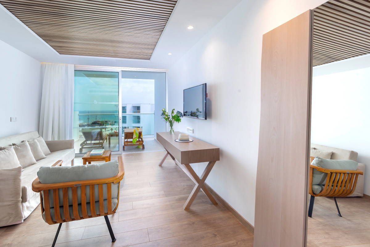 Limanaki Beach Hotel