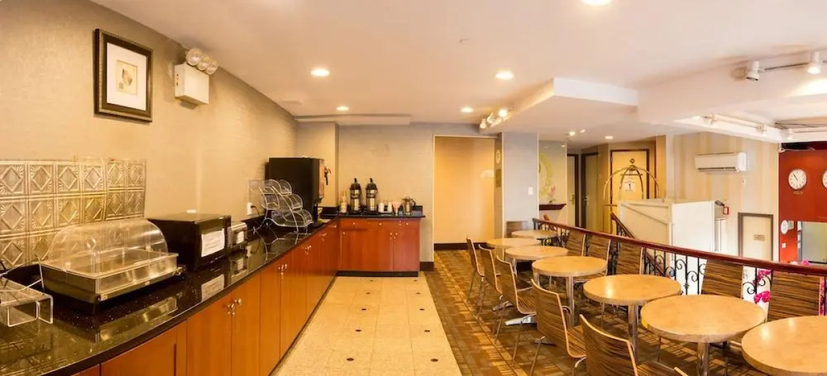 Prince Flushing Hotel