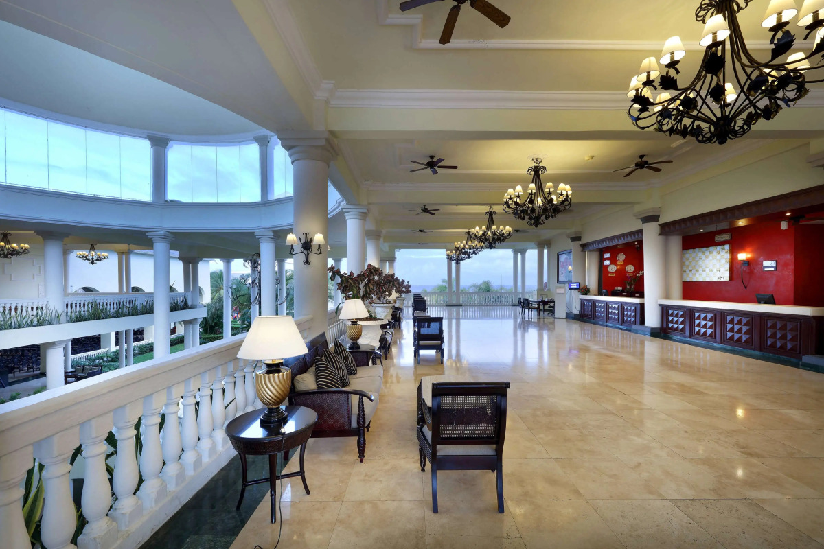 Grand Palladium Lady Hamilton Resort & Spa All Inclusive