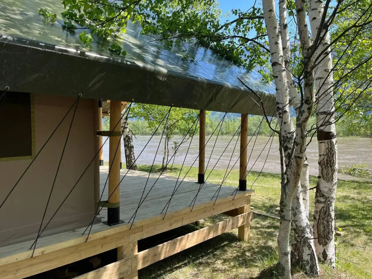 Выше гор Телецкое