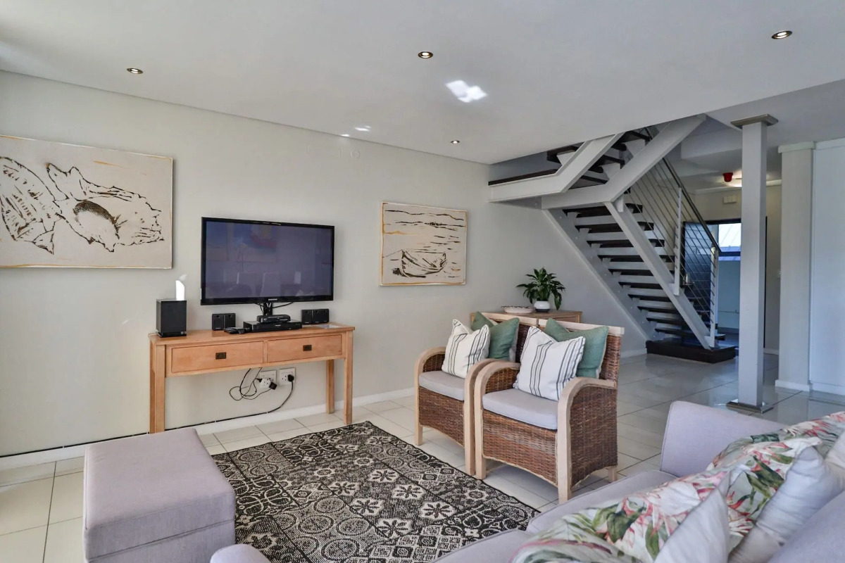 Отель Whale Coast All-Suite-Hotel