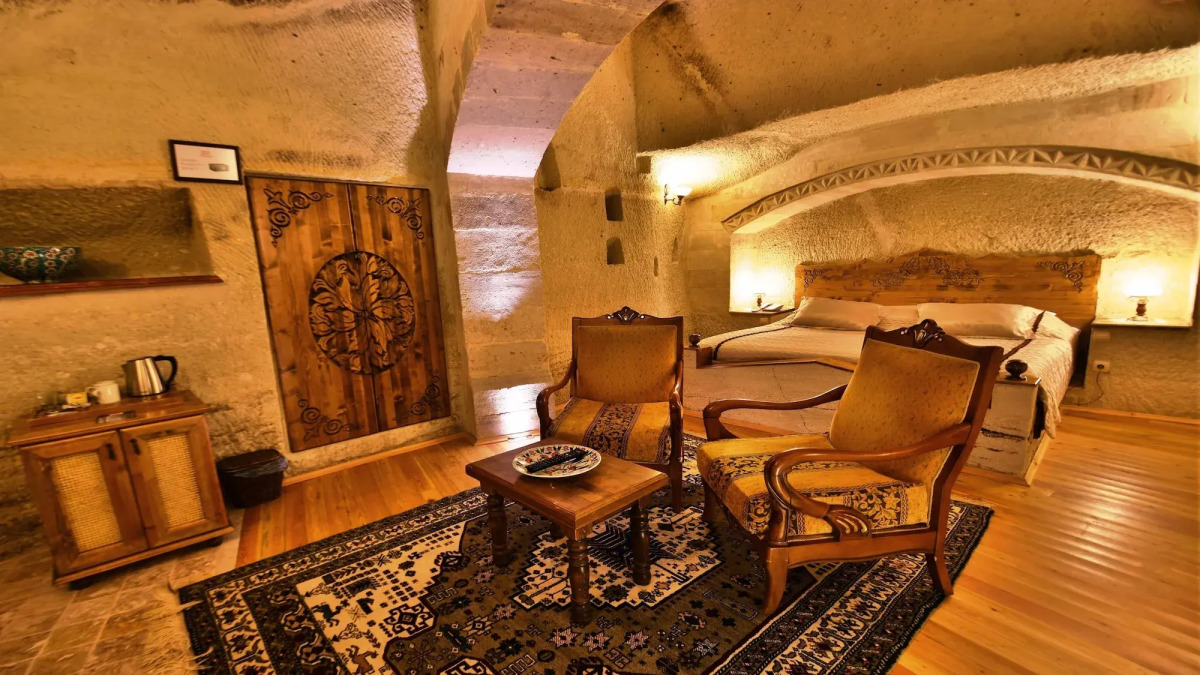 Harman Cave Hotel