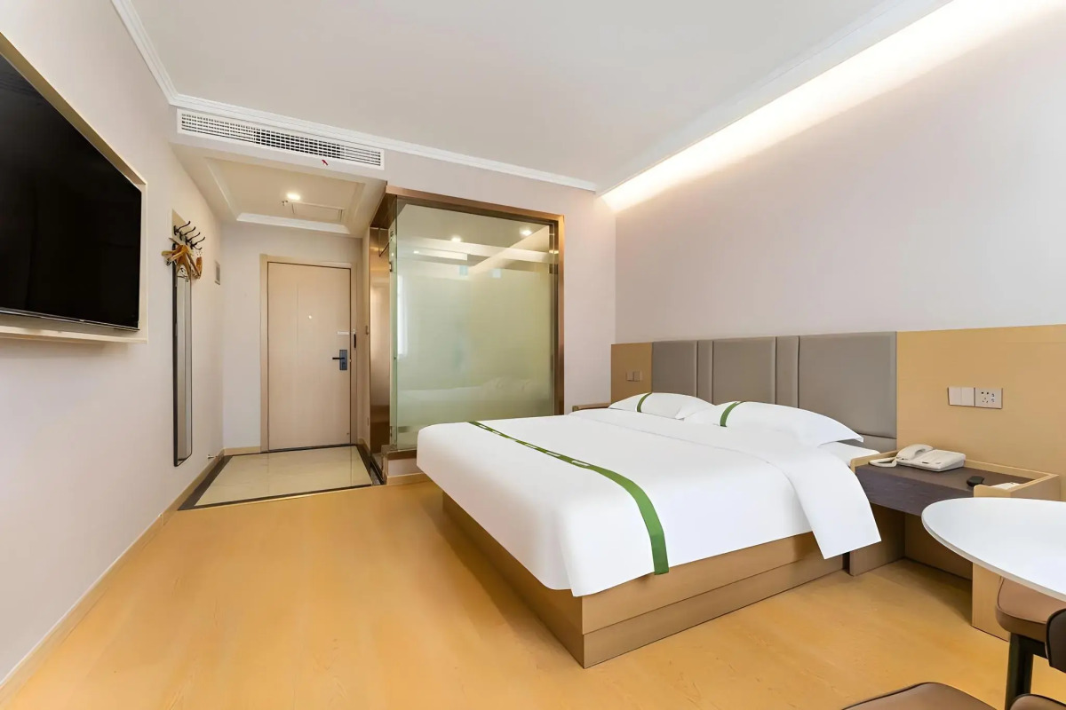 GreenTree Inn Qingdao Development District SDUST Express Hotel