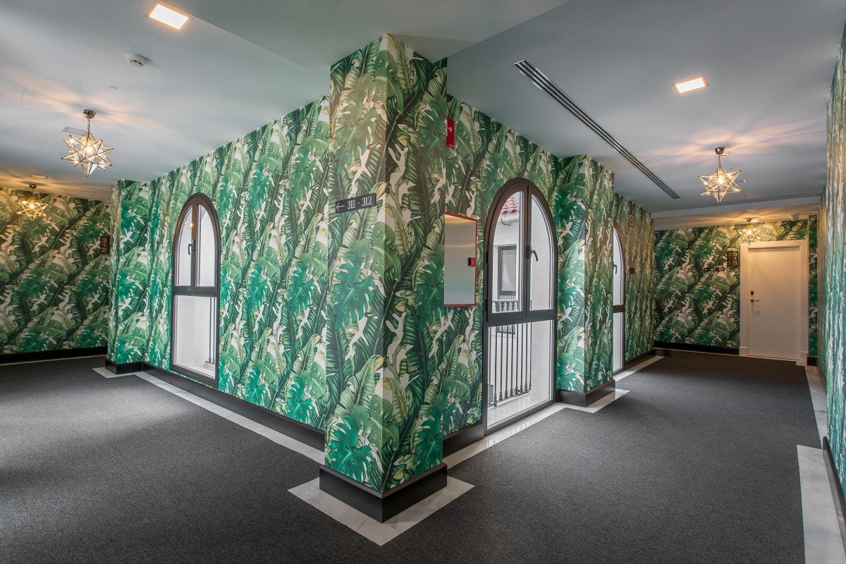 Отель Room Mate Valeria