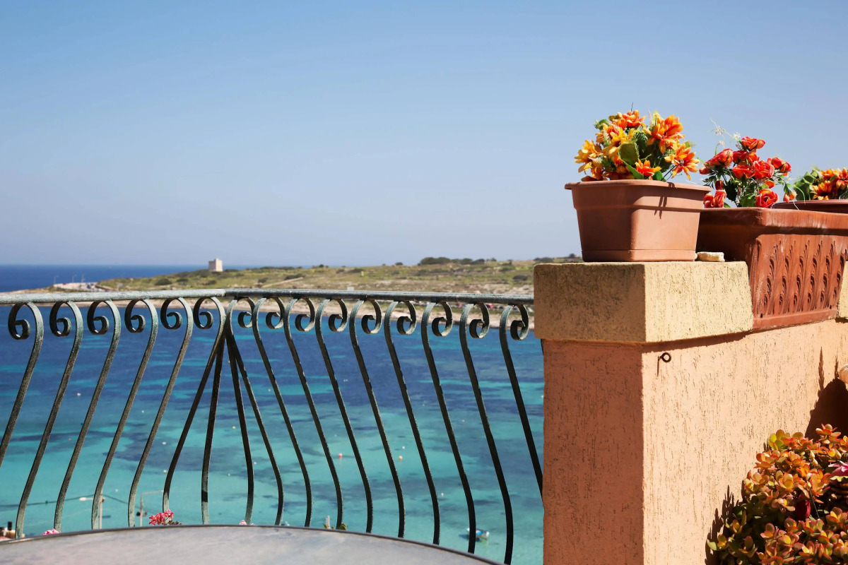 White Dolphin Complex Hotel