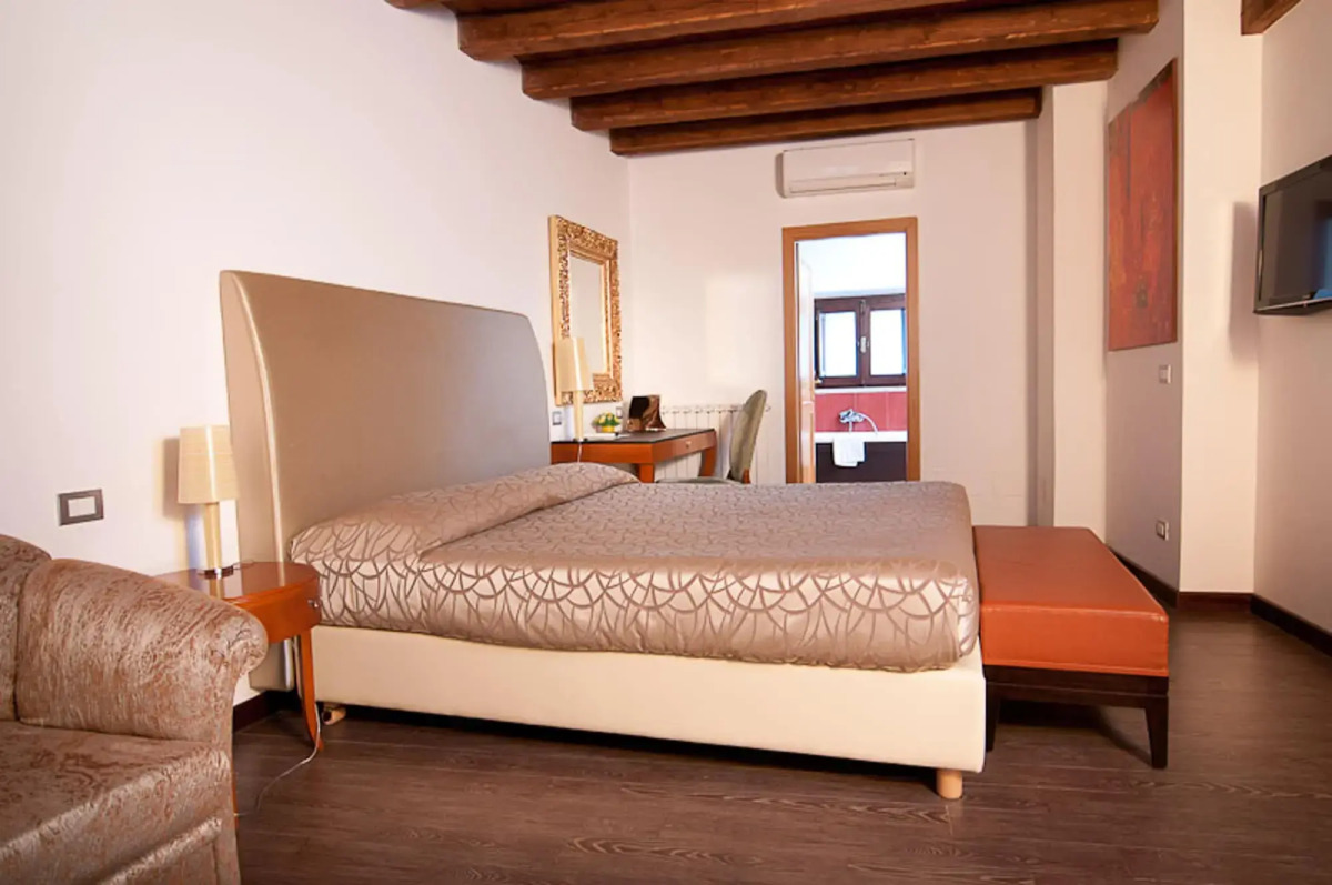 St. Peter' Six Rooms & Suites