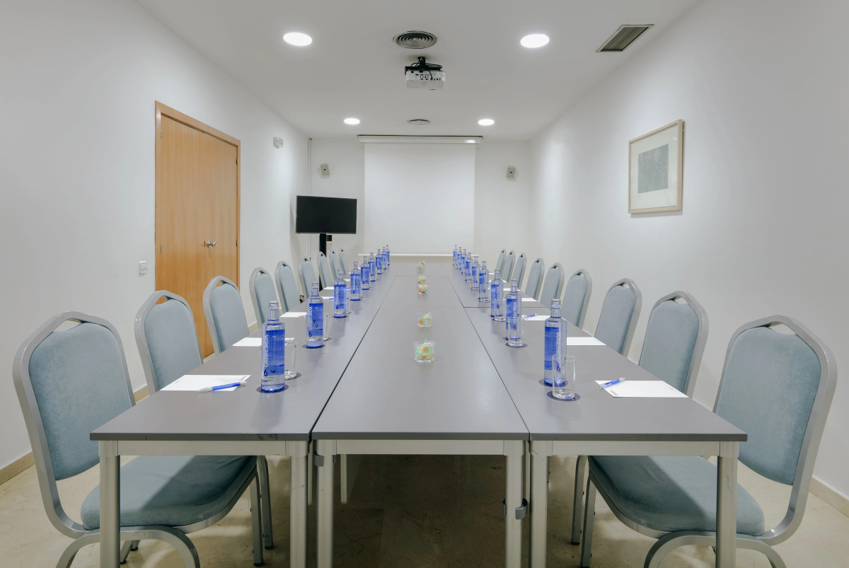 Отель Сatalonia Barcelona Beach