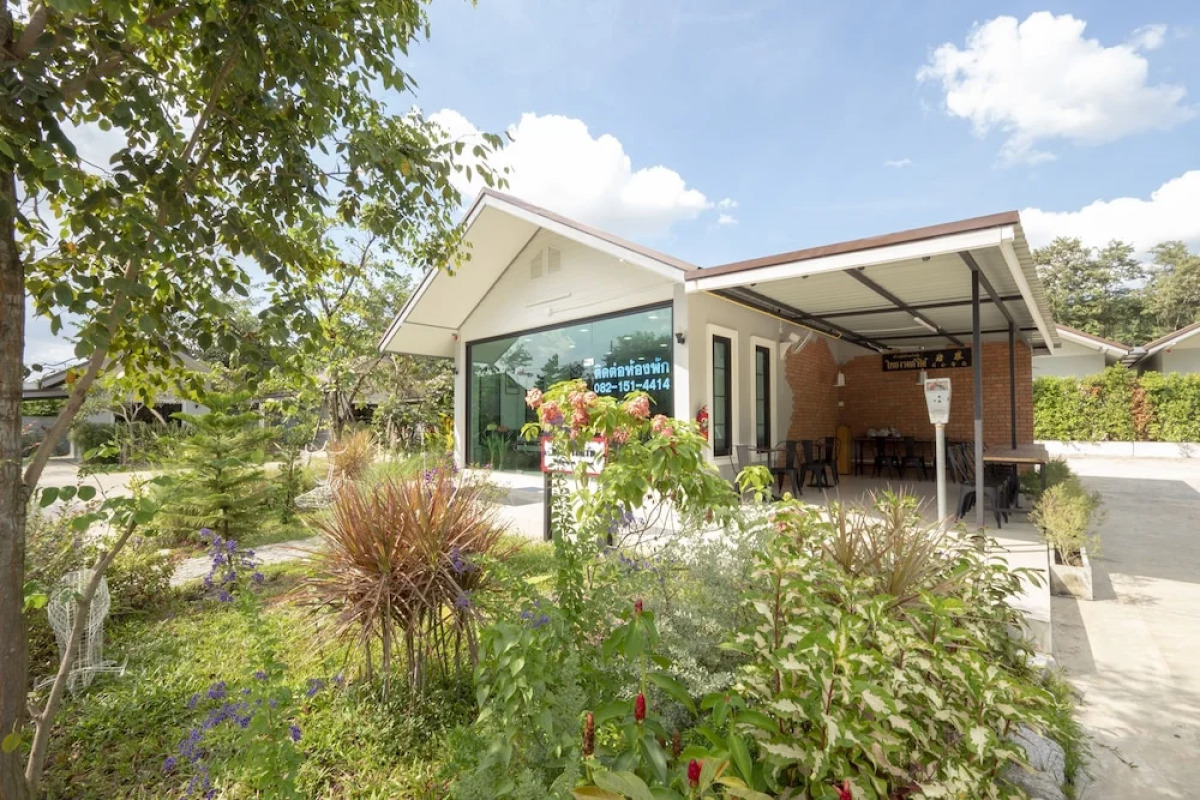 OYO 75378 Thawapee Resort