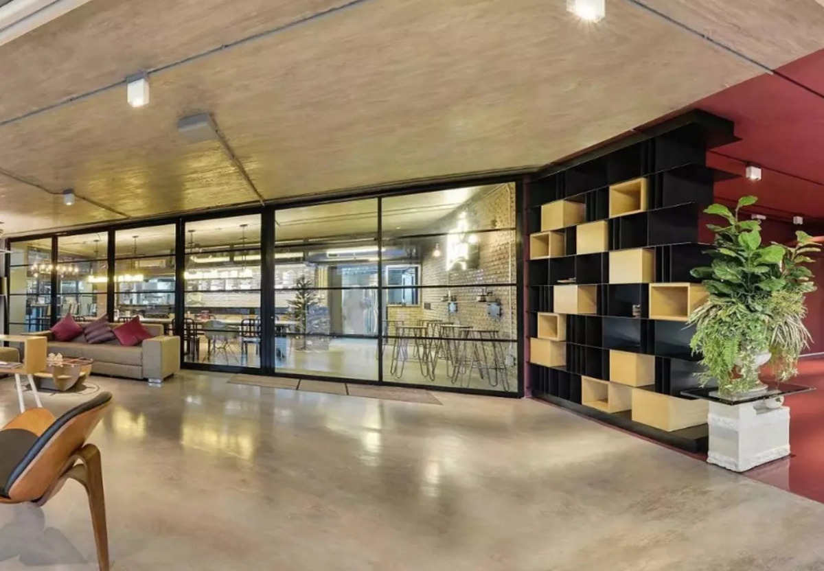 De Botan Srinakarin Hotel & Residence