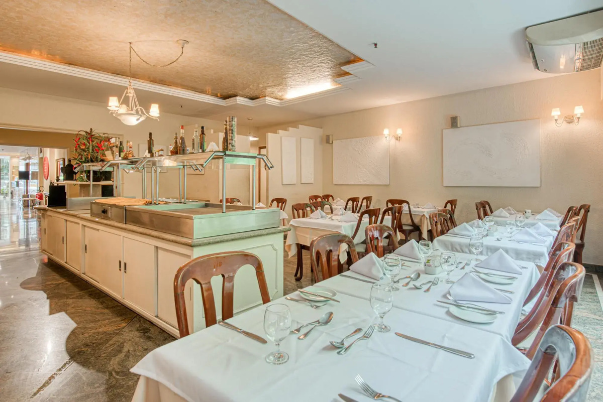 Augusto's Copacabana Hotel